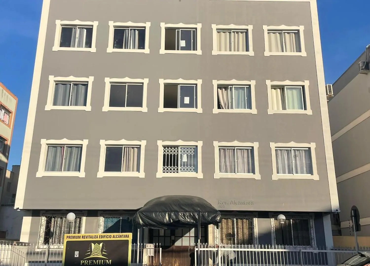 Loft Studio 308 No Kobrasol A 7Km De Floripa contacts
